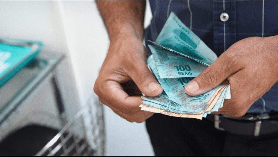 empréstimo de 700 reais